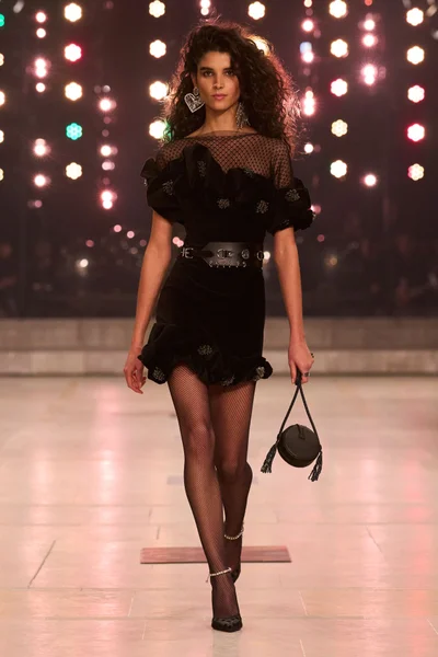 Look 10